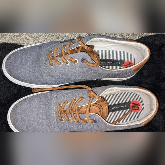 Tommy Hilfiger Men sneakers. Size 10. - Picture 5 of 10